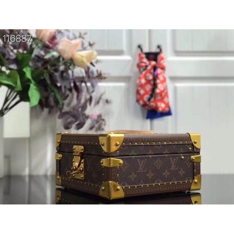 l**is V*t*n monogram makeup box