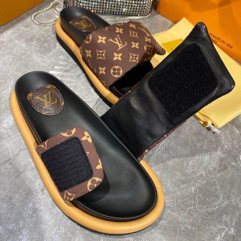 l**is V*t*n pool pillow comfort mules