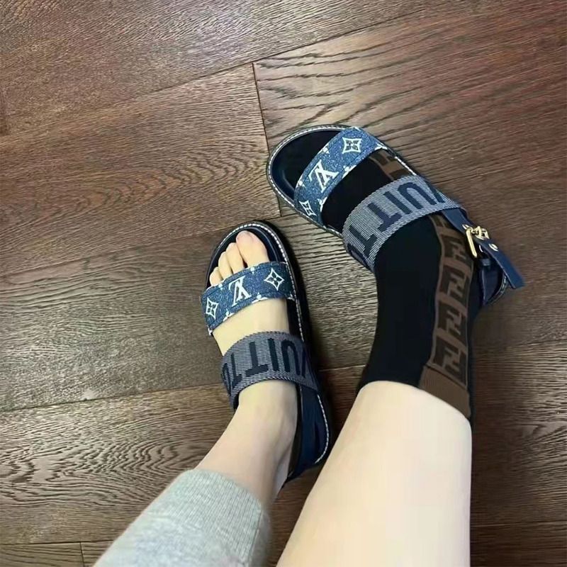 l**is V*t*n paseo flat comfort sandal