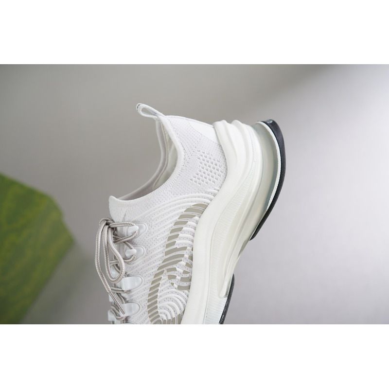 G*u*i run white sneakers