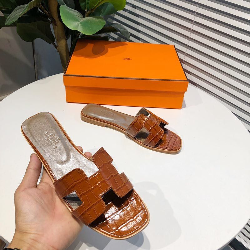 H**mes oran crocodile sandals in brown