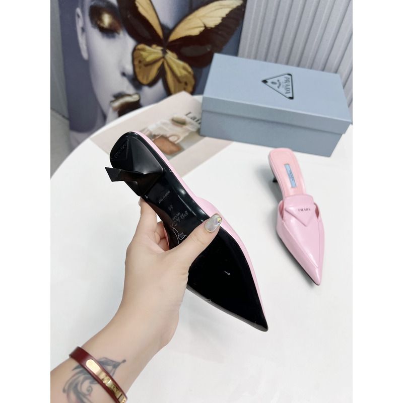 Pra*a logo patent leather pointy toe mule in pink