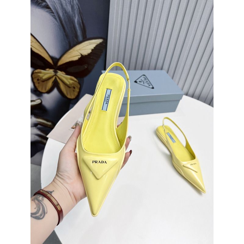 Pra*a pointed toe leather shoe yellow