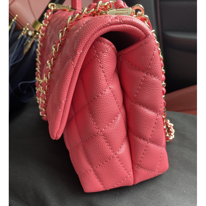 Ch*el coco gloss handle pink