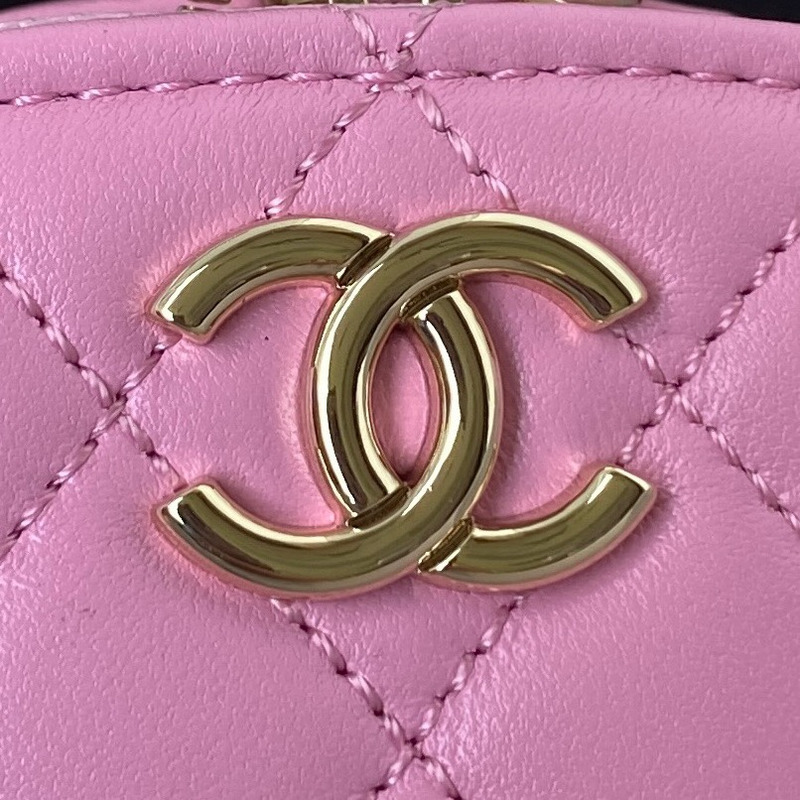 Ch*el vanity case - shiny lambskin & gold-tone metal pink