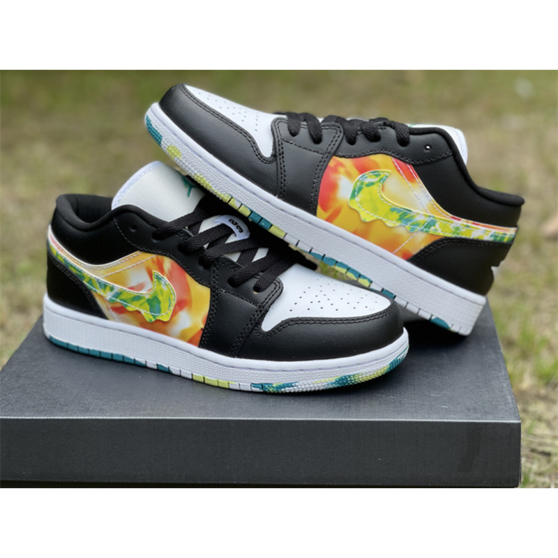 Air Jordan 1 Low SE Sneaker Black/White-Team Orange