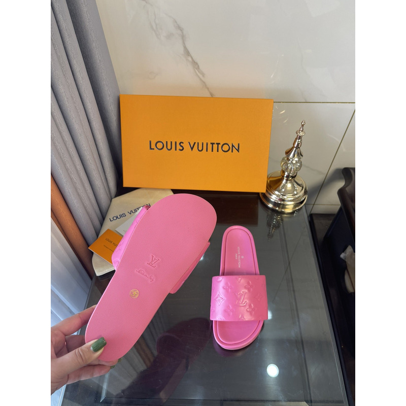 l**is V*t*n jumbo flatform mule pink