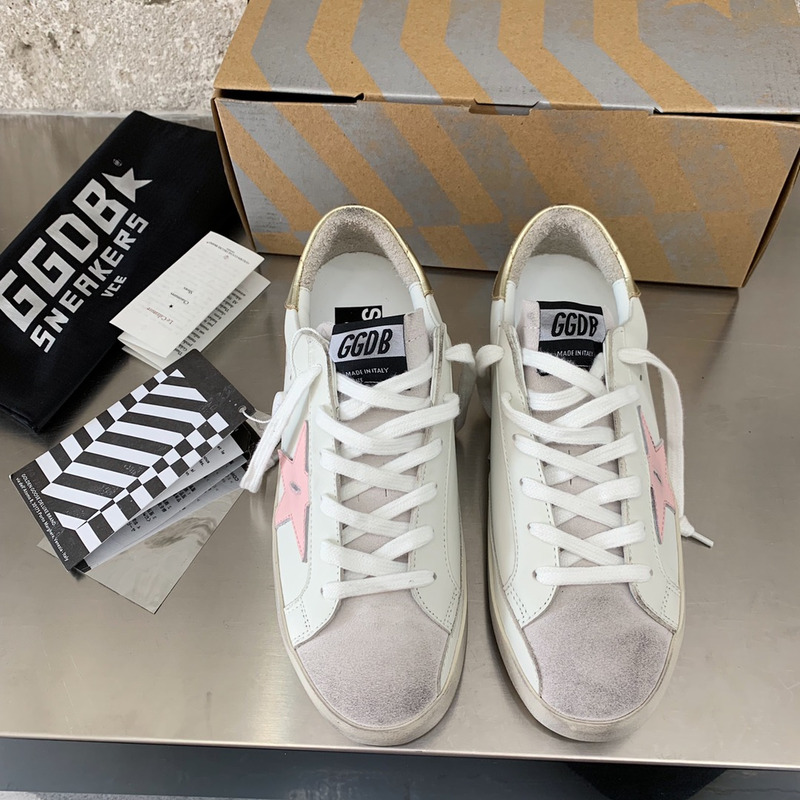 golden goose men’s S*per-star sneakers with pink star and golden heel tab