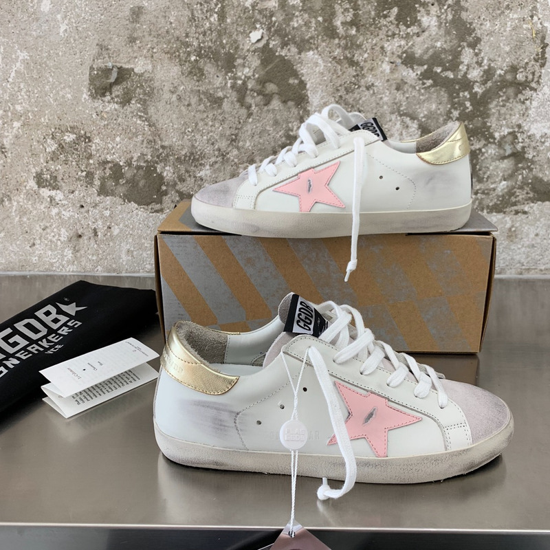 golden goose men’s S*per-star sneakers with pink star and golden heel tab