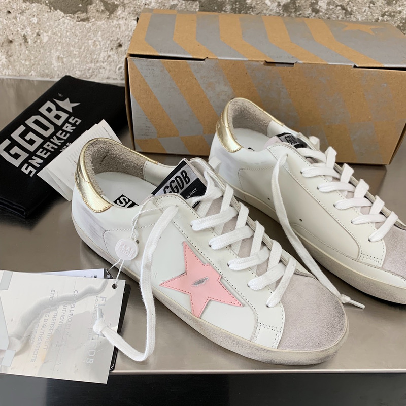 golden goose men’s S*per-star sneakers with pink star and golden heel tab