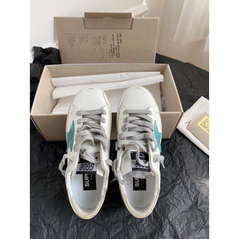 golden goose S*per-star sneakers with green and yellow suede star and golden heel tab