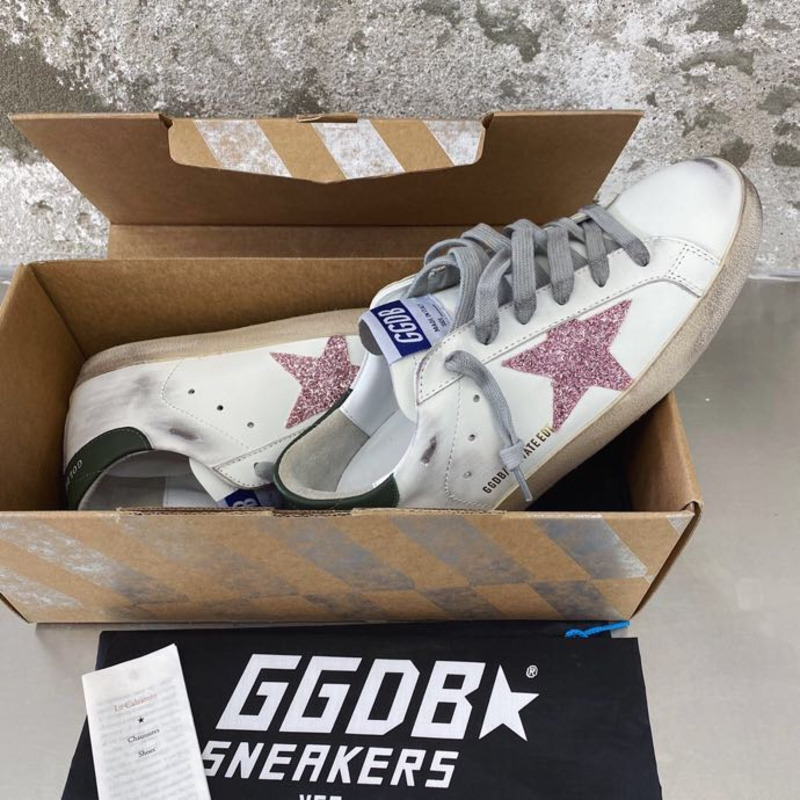 golden goose men’s S*per-star sneakers with pink glitter star and green heel tab