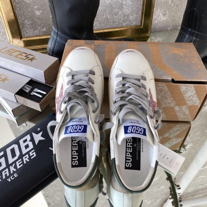 golden goose men’s S*per-star sneakers with pink glitter star and green heel tab