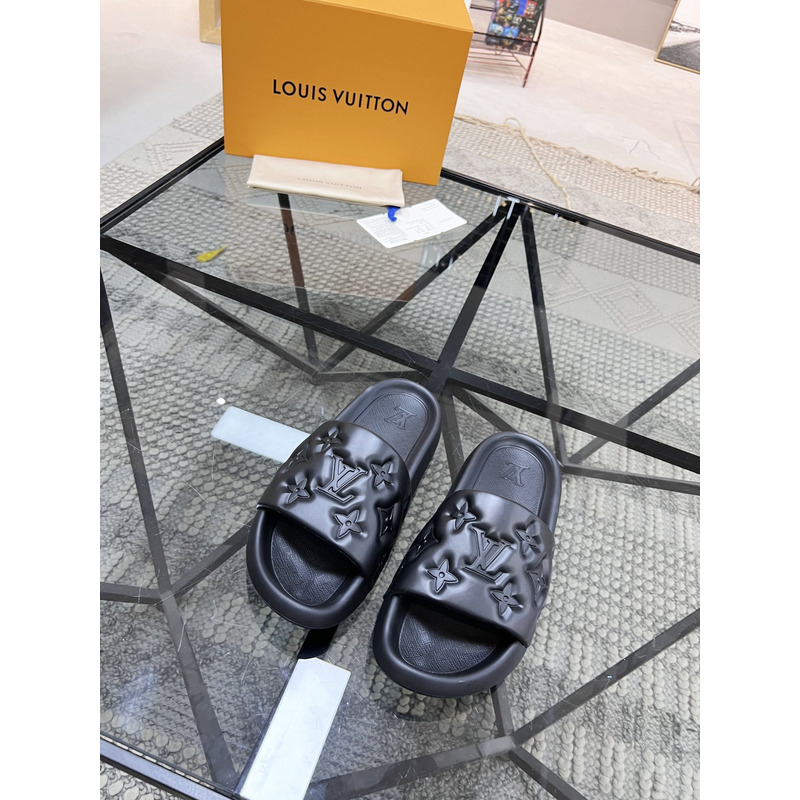 l**is V*t*n waterfront slippers black