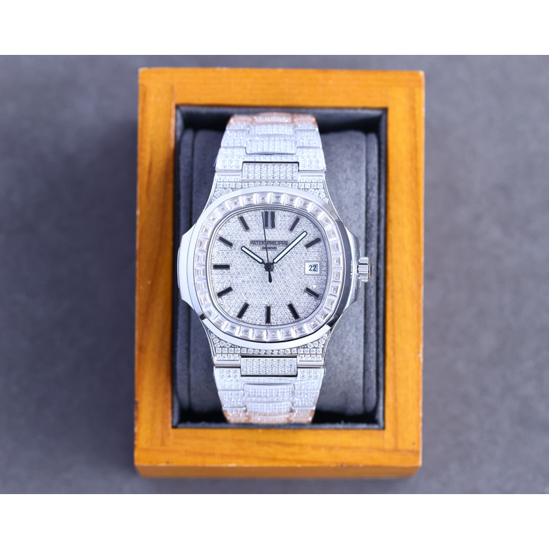 patek philippe nautilus 5711 black/white emerald Di*m*nds