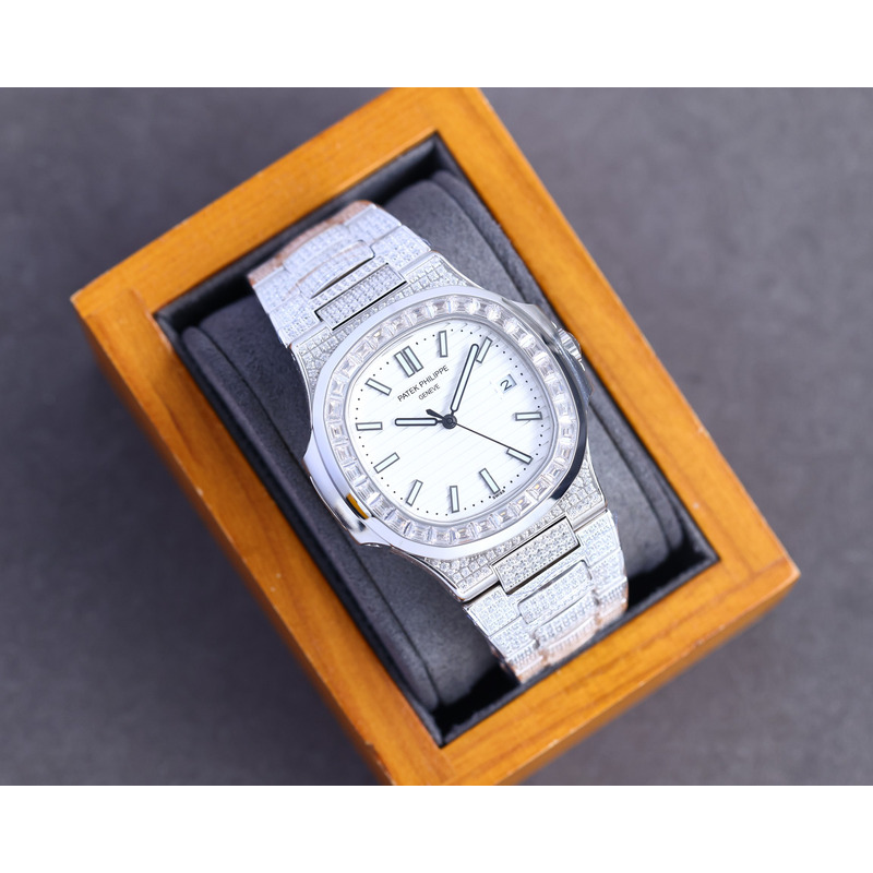 patek philippe nautilus 5711 white/black emerald Di*m*nds