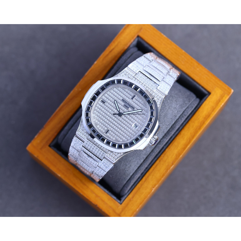 patek philippe nautilus 5719 black emerald Di*m*nds