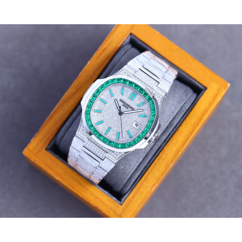 patek philippe nautilus 5711 green emerald Di*m*nds