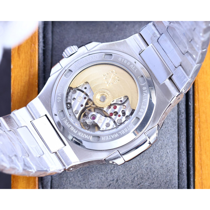 patek philippe nautilus 5711 white emerald Di*m*nds