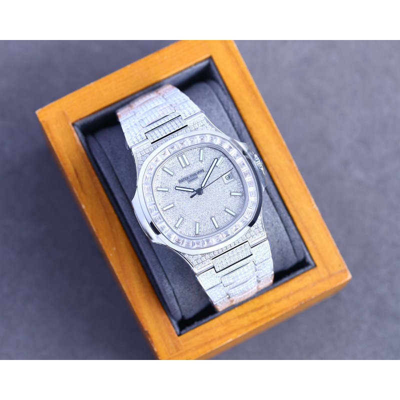 patek philippe nautilus 5711 white emerald Di*m*nds