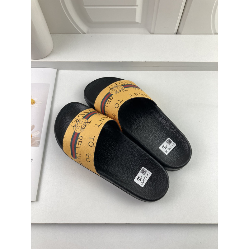 G*u*i slippers yellow