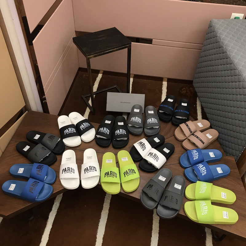 Ba*len*cia*ga paris pool slides white&black