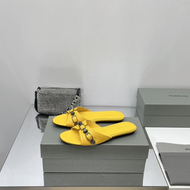 Ba*len*cia*ga cagole sheepskin sandals yellow