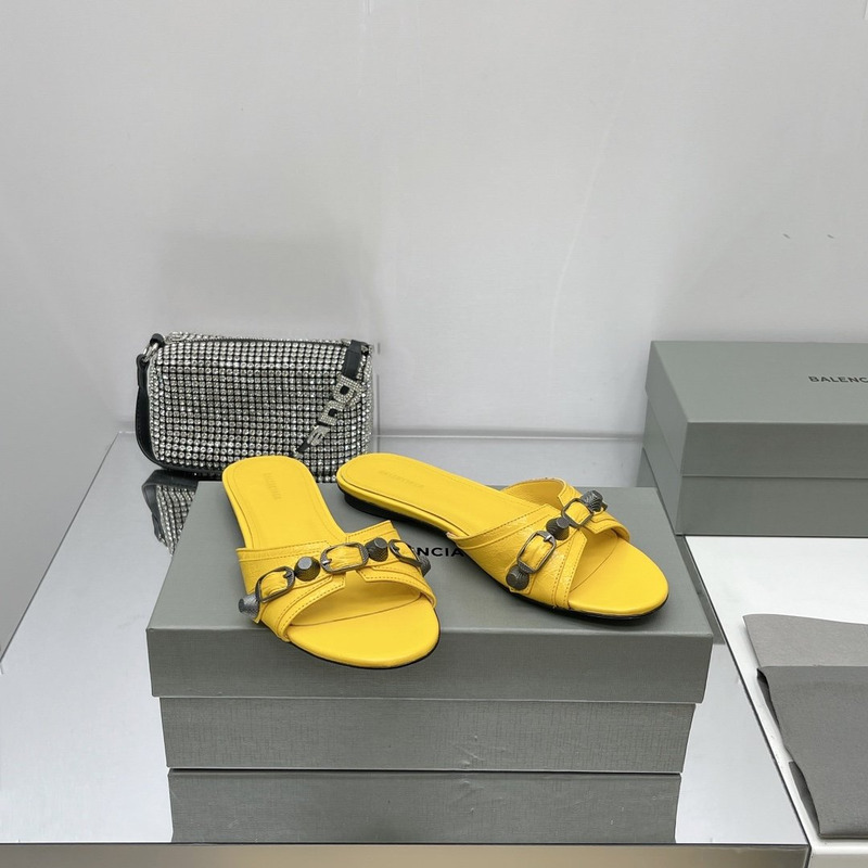 Ba*len*cia*ga cagole sheepskin sandals yellow