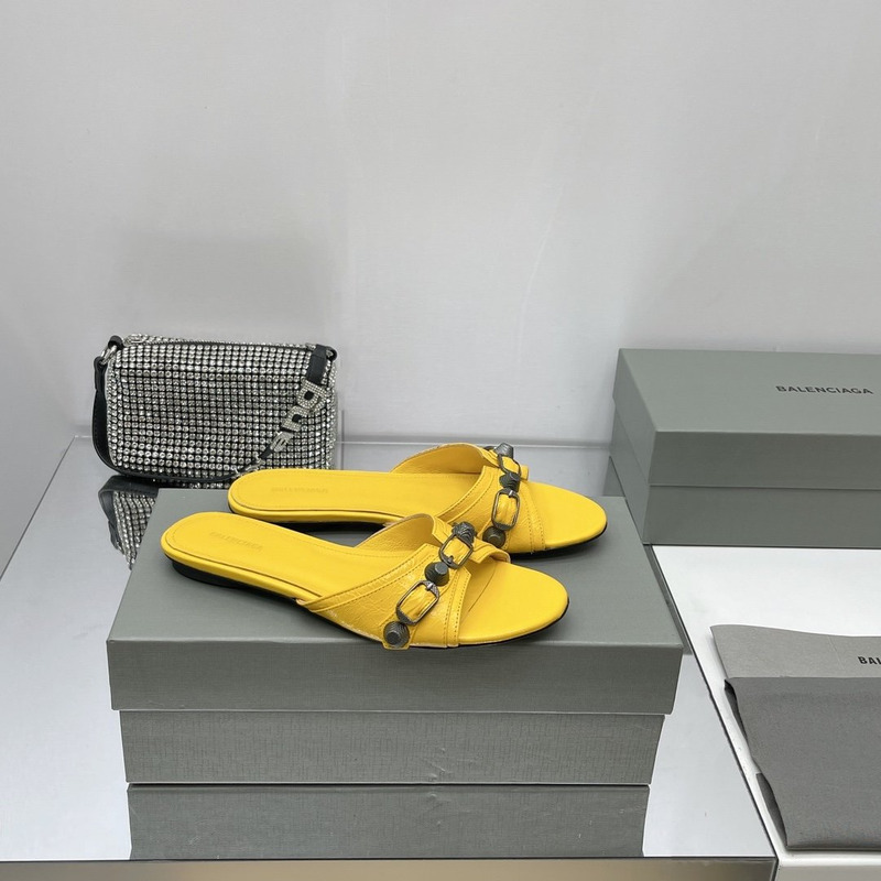 Ba*len*cia*ga cagole sheepskin sandals yellow