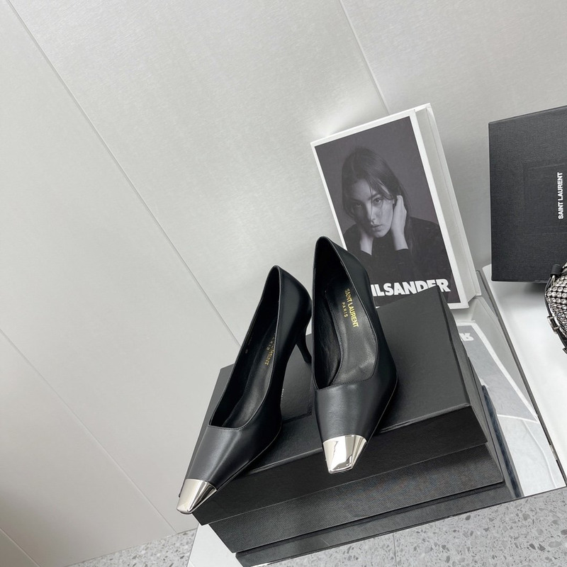 Saint Laurent Shiny Leather High Heel Black