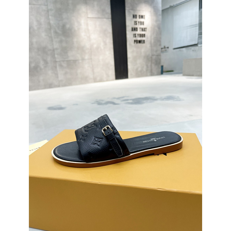 l**is V*t*n flat mules black