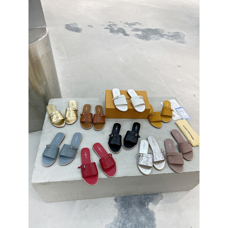 l**is V*t*n flat mules black