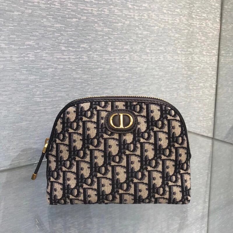 D*or 30 montaigne makeup bag