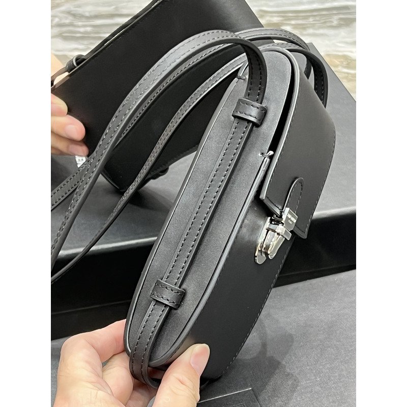 Saint Laurent Leather Phone Bag 17*15*7cm Black