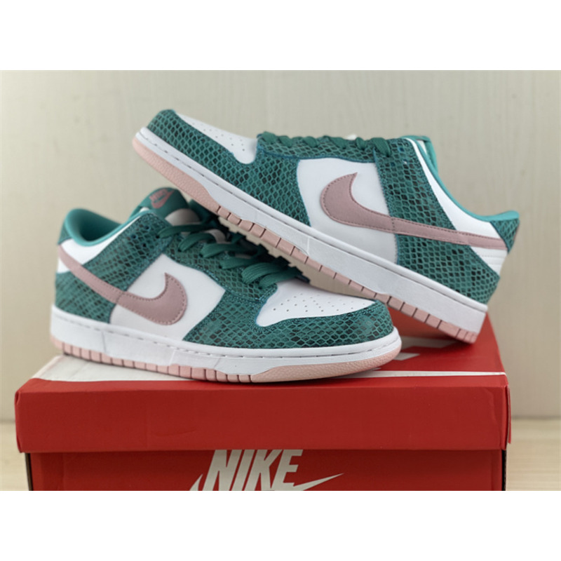 Nike Dunk Low Sneakers Green Snakeskin