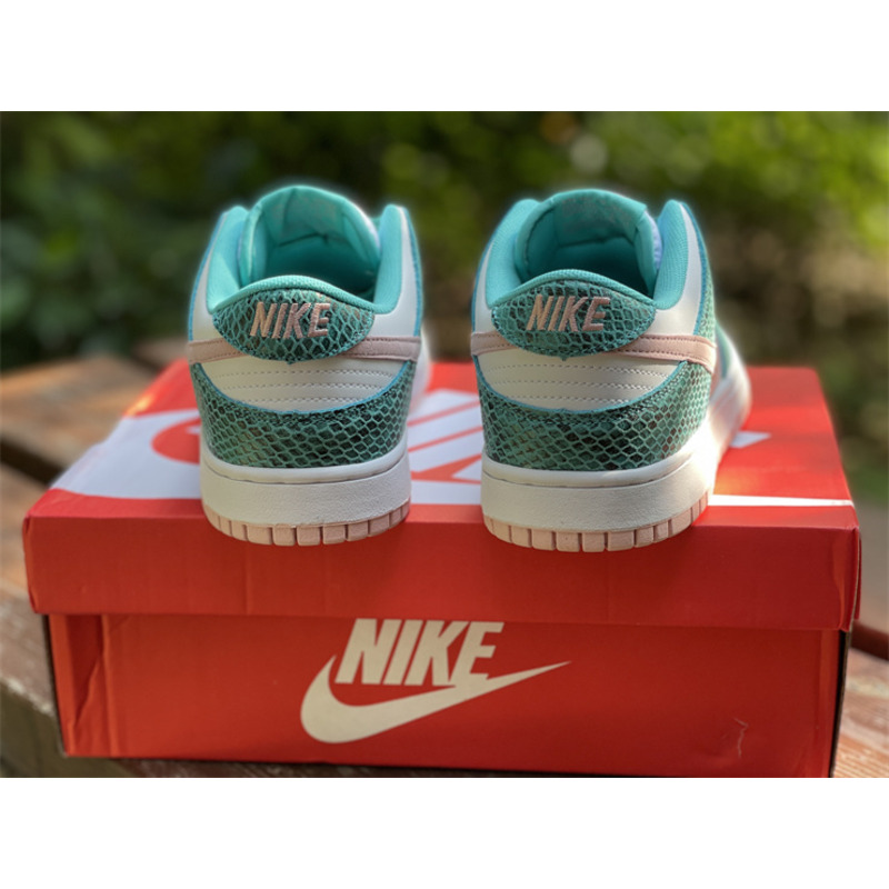 Nike Dunk Low Sneakers Green Snakeskin