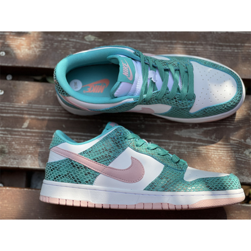 Nike Dunk Low Sneakers Green Snakeskin