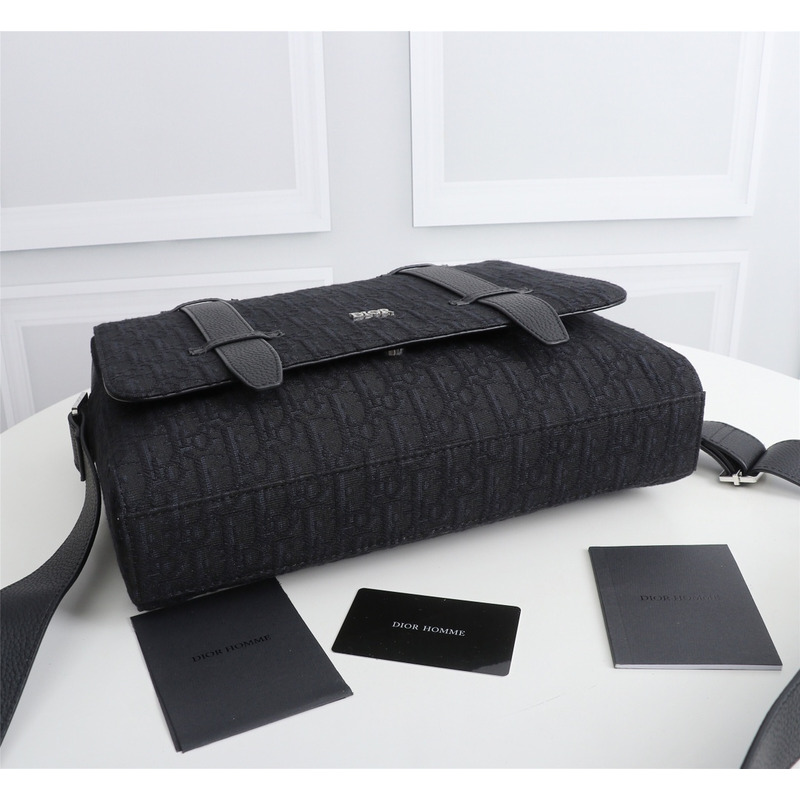 D*or D*or messenger bag oblique jacquard in beige&black