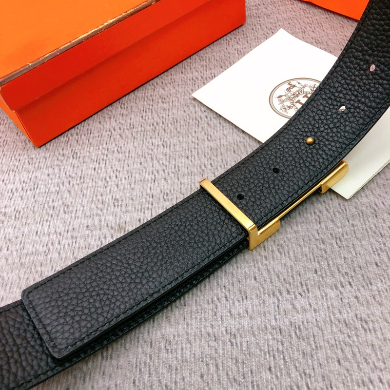 H**mes h logo with gold edge belt