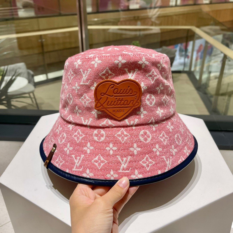 l**is V*t*n pink fisherman hat