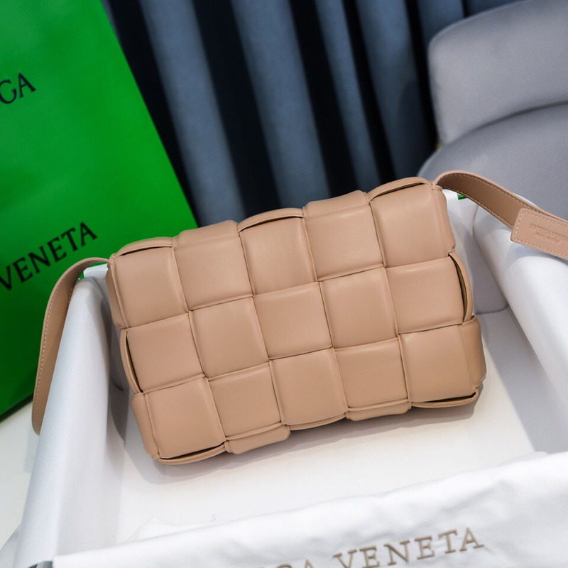 Bo*te*ga ve*ne*ta padded cassette leather shoulder bag beige