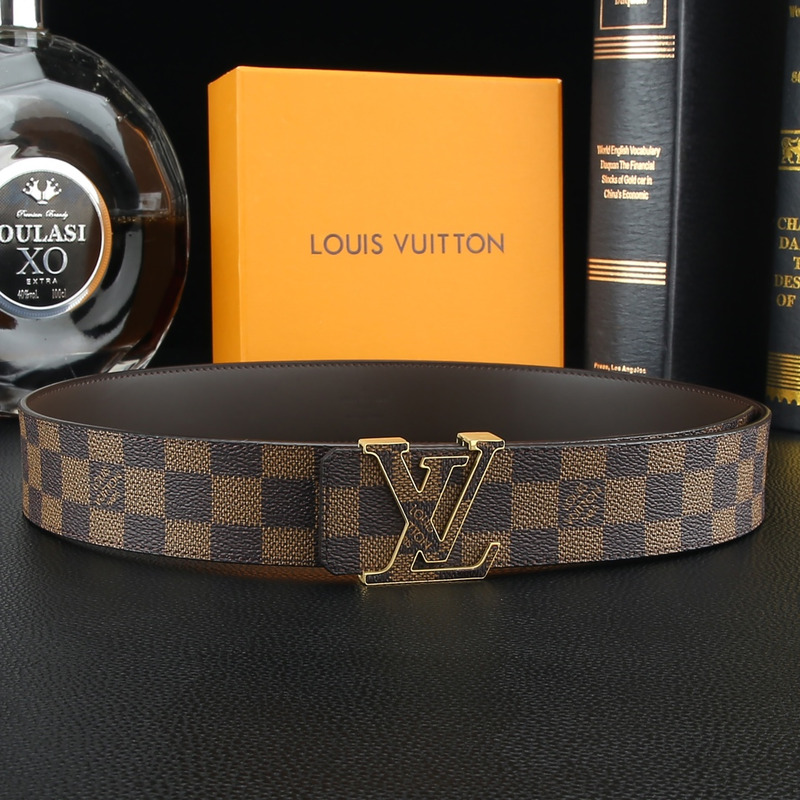 l**is V*t*n reversible brown