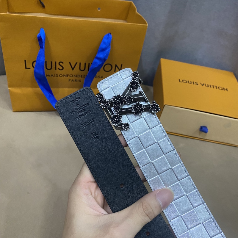 l**is V*t*n silver leather black flower