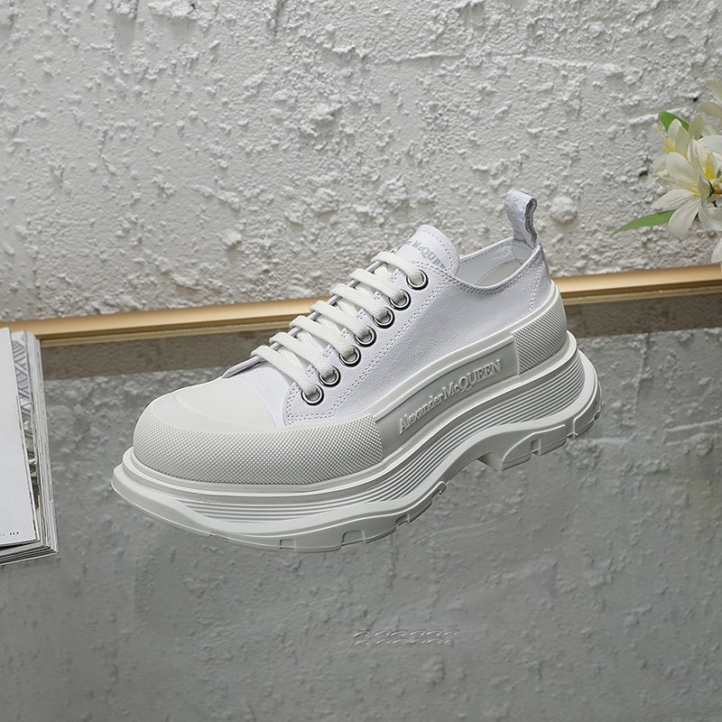 Alexander Mcqueen Tread Slick Sneakers White
