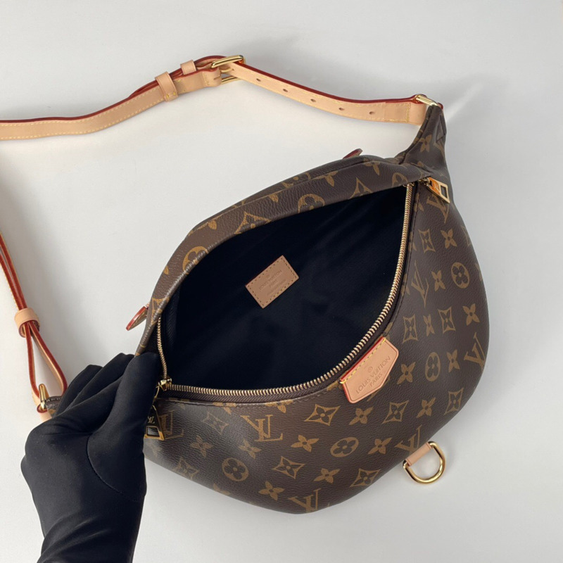 l**is V*t*n monogram bumbag m43644