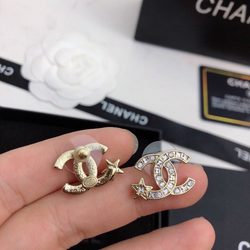 Ch*el 22s Ch*el  star earring