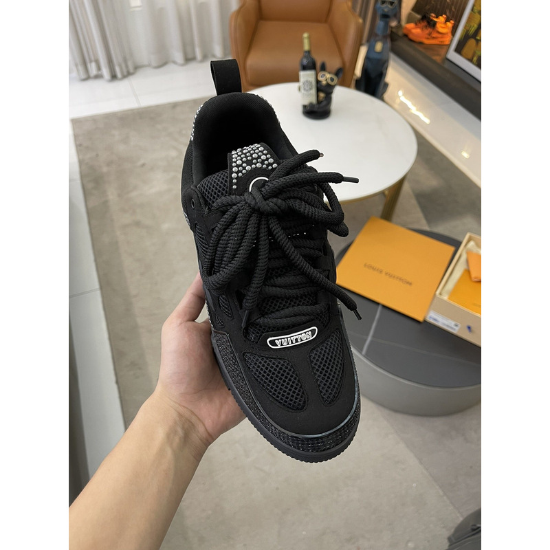 l**is V*t*n skate ss23 black