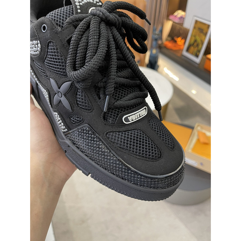 l**is V*t*n skate ss23 black