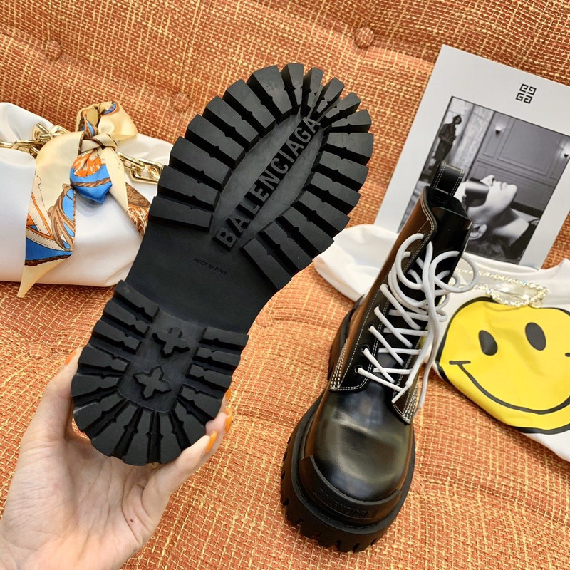 Ba*len*cia*ga wmns strike lace-up martin boots black/white