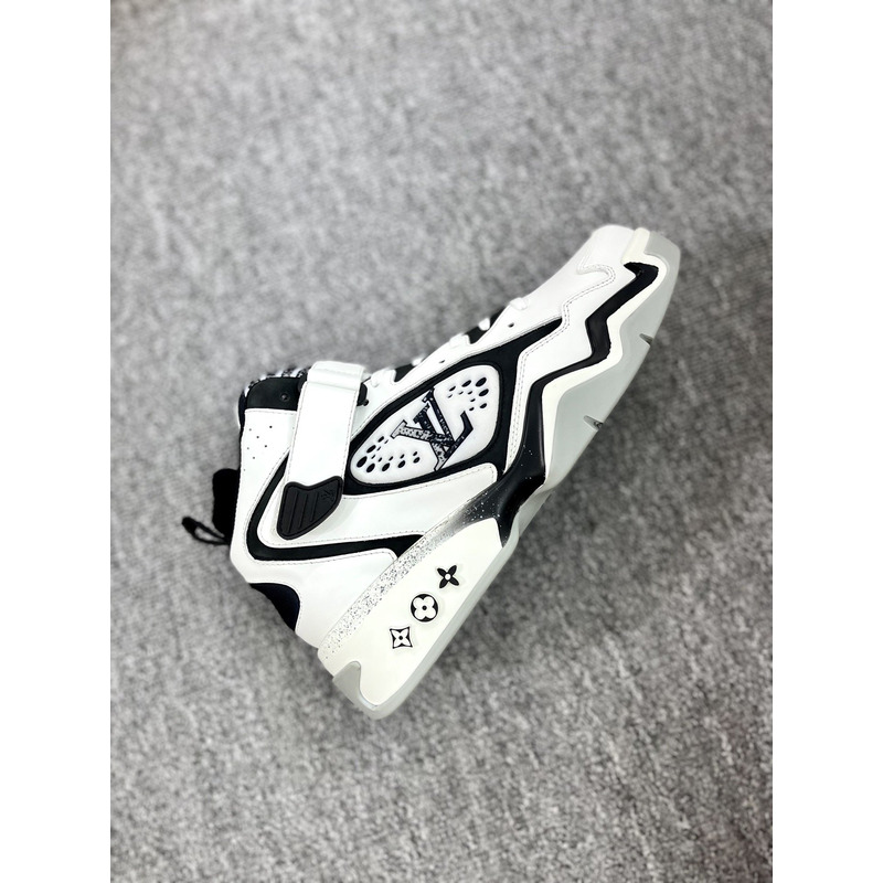 l**is V*t*n trainer 2 sneakers